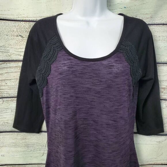 Vanity Essentials Purple Black Raglan Top Women’s Size M Crochet Detail 3/4 Slee - Picture 2 of 10
